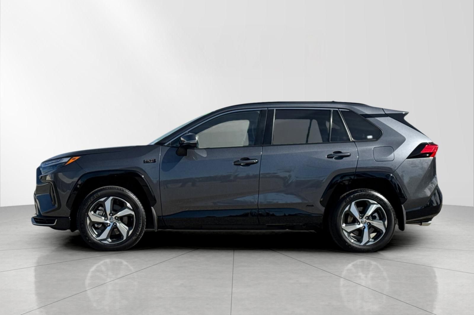 Used 2024 Toyota RAV4 SE w/ Weather & Moonroof Package image 7