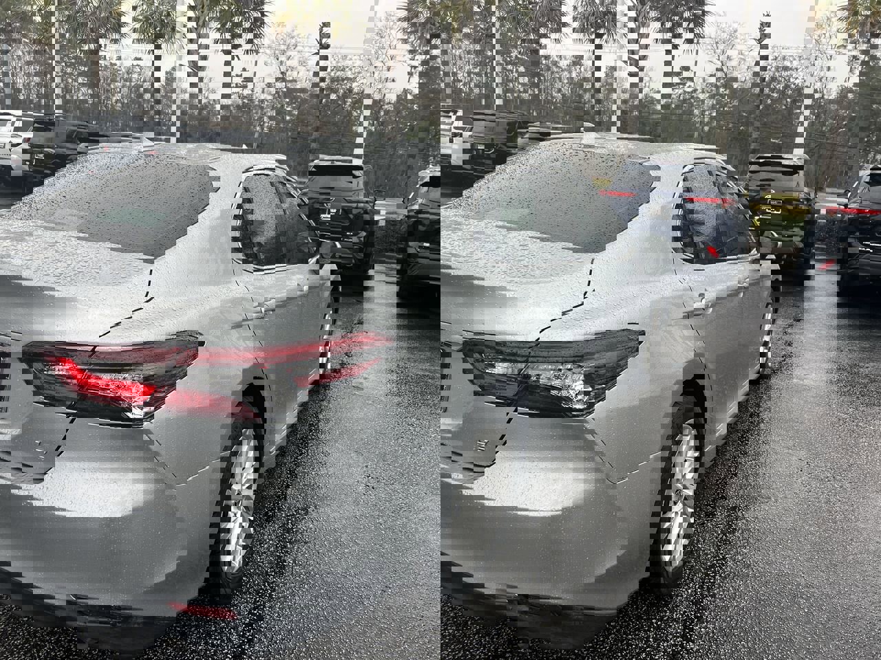 Used 2023 Toyota Camry LE image 10