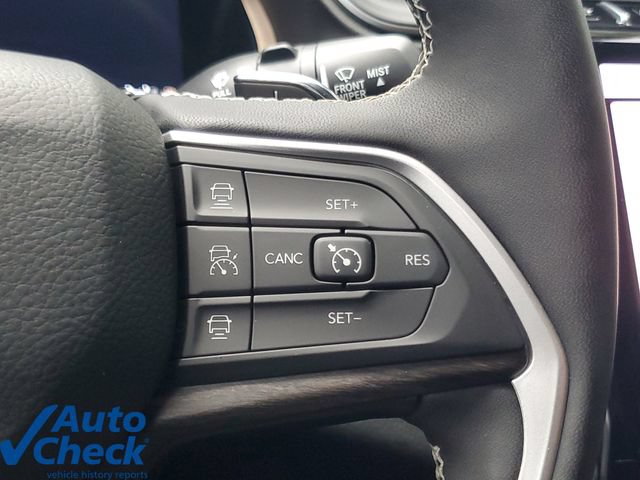 Used 2025 Jeep Grand Cherokee Limited RWD image 23