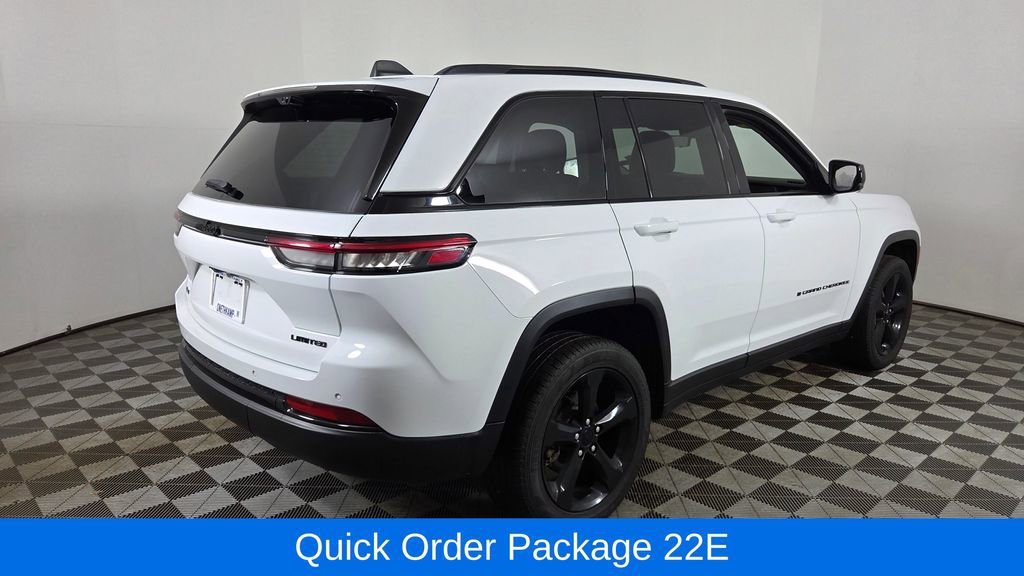 Used 2023 Jeep Grand Cherokee Limited w/ Luxury Tech Group II image 8