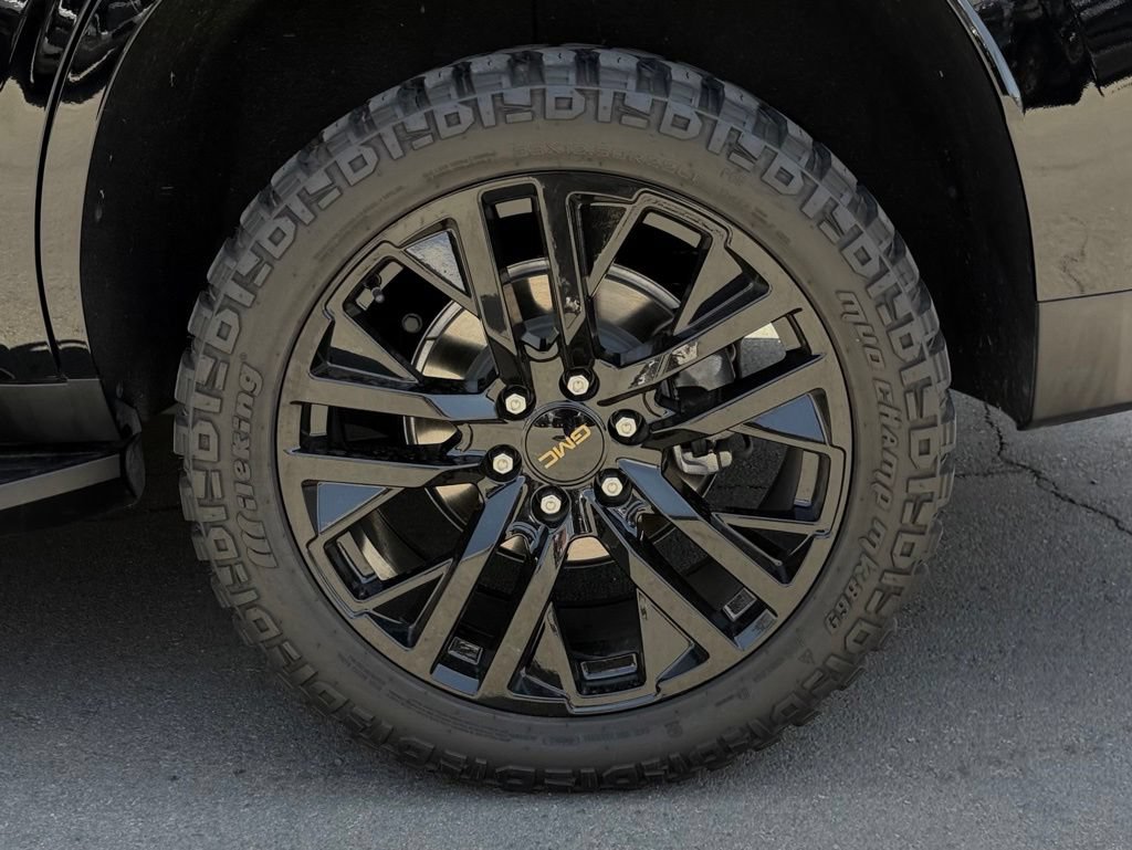 Used 2024 GMC Yukon Denali AWD/4WD image 13