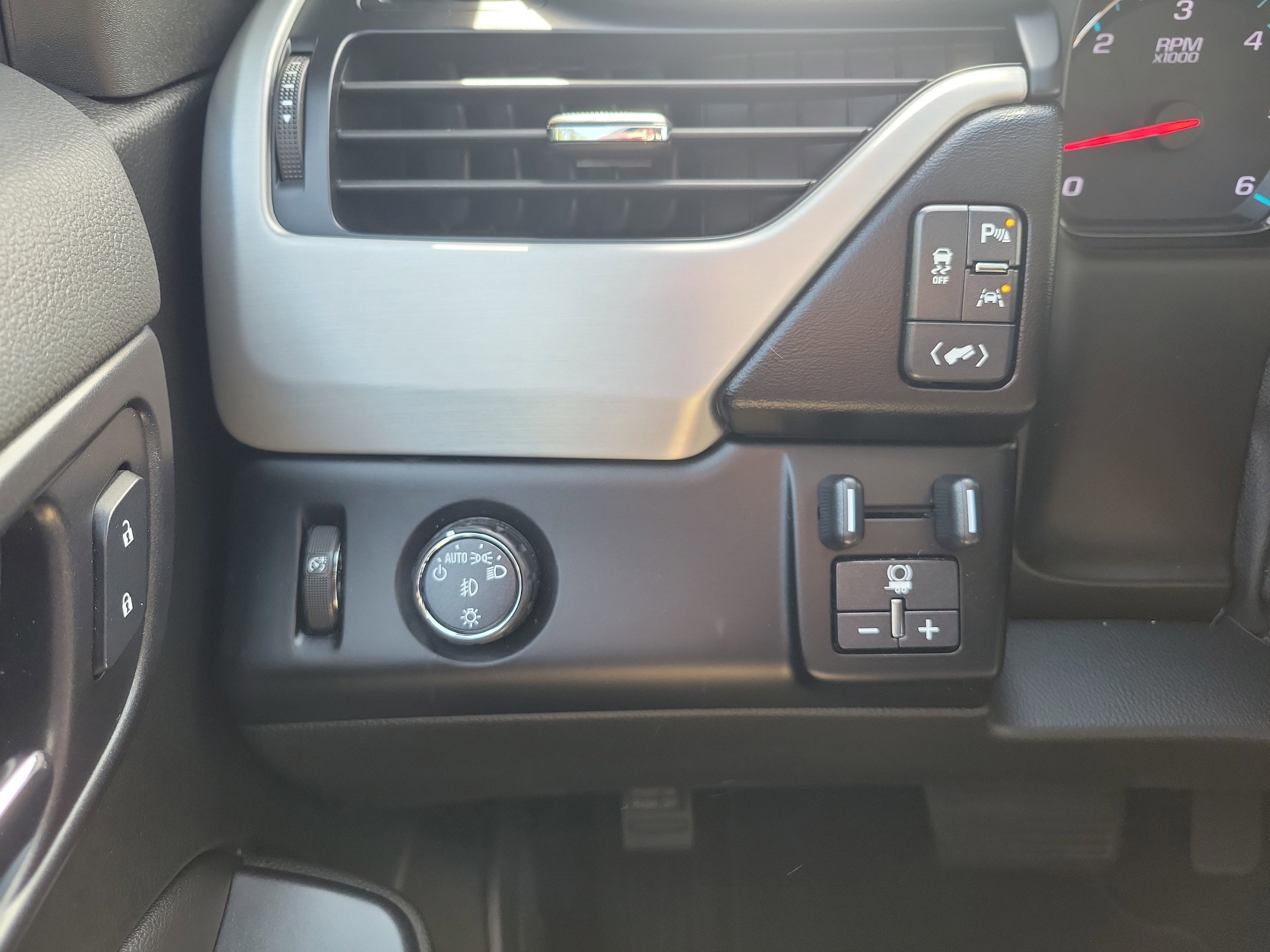 Used 2019 GMC Yukon XL SLT w/ Premium Edition RWD image 27