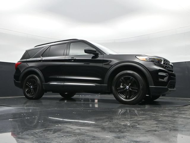 Used 2023 Ford Explorer XLT w/ Equipment Group 202A AWD/4WD image 46