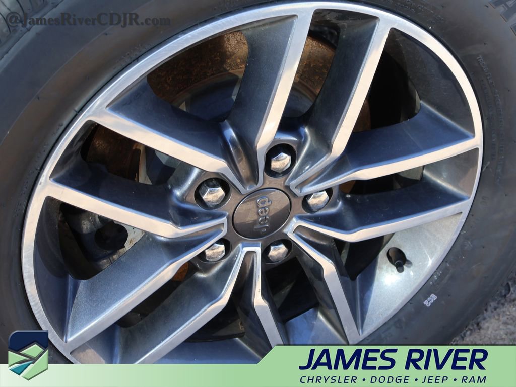 Used 2020 Jeep Grand Cherokee Laredo w/ 18" Wheel & 8.4" Radio Group image 20