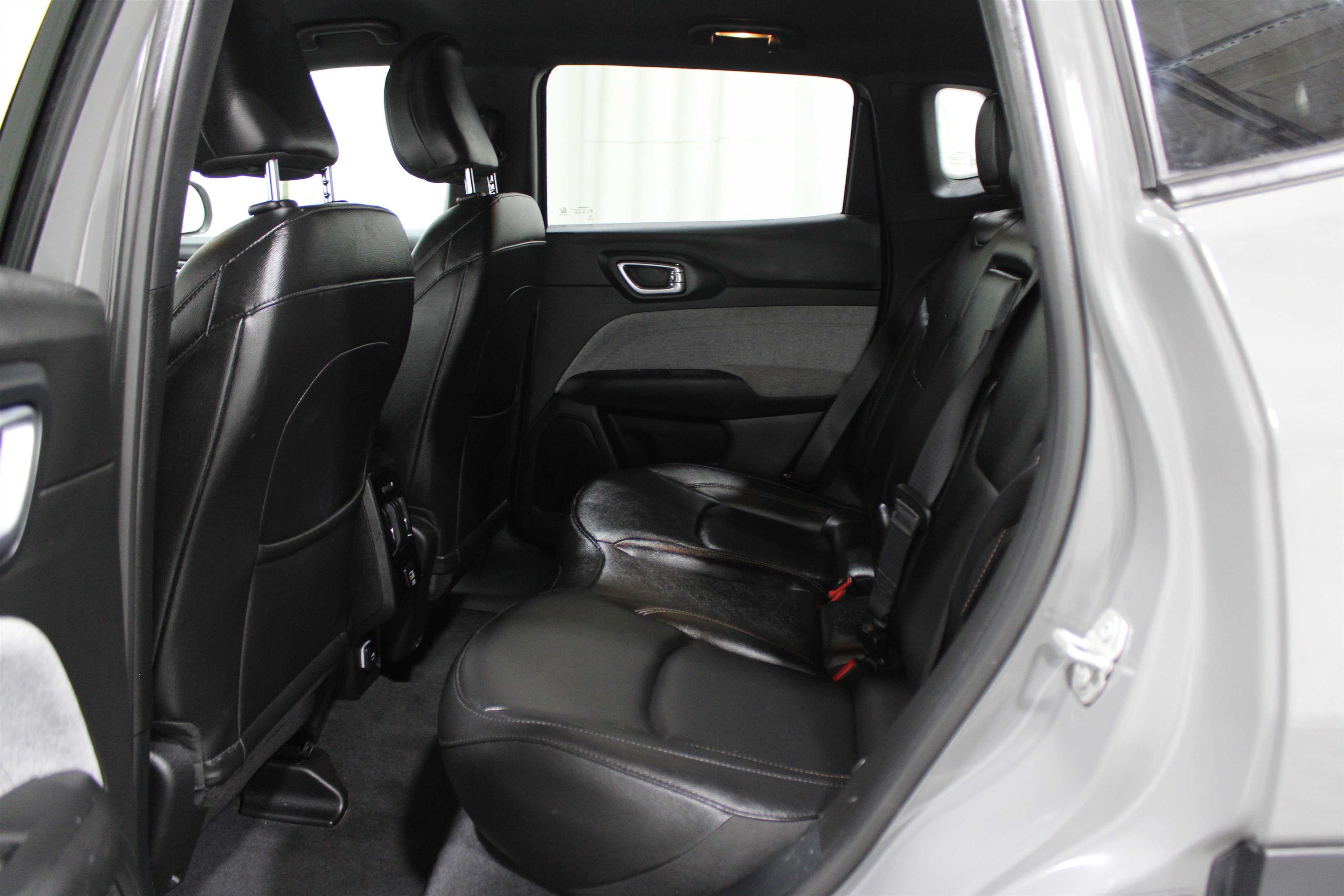 Used 2024 Jeep Compass Latitude image 25