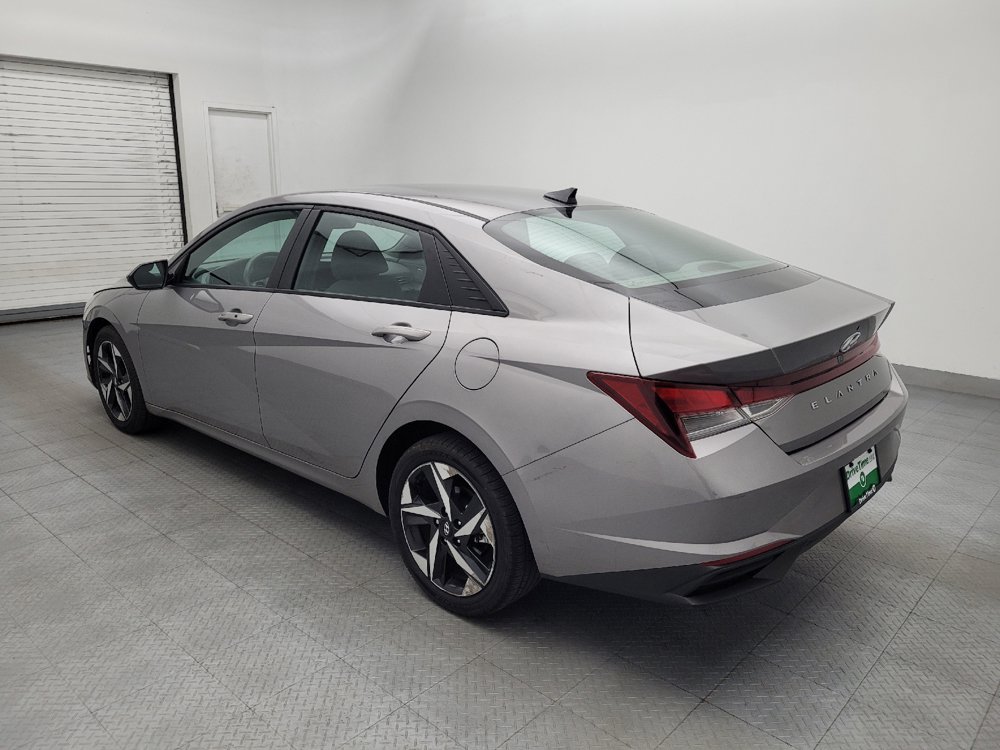 Used 2023 Hyundai Elantra SEL w/ Convenience Package FWD image 5