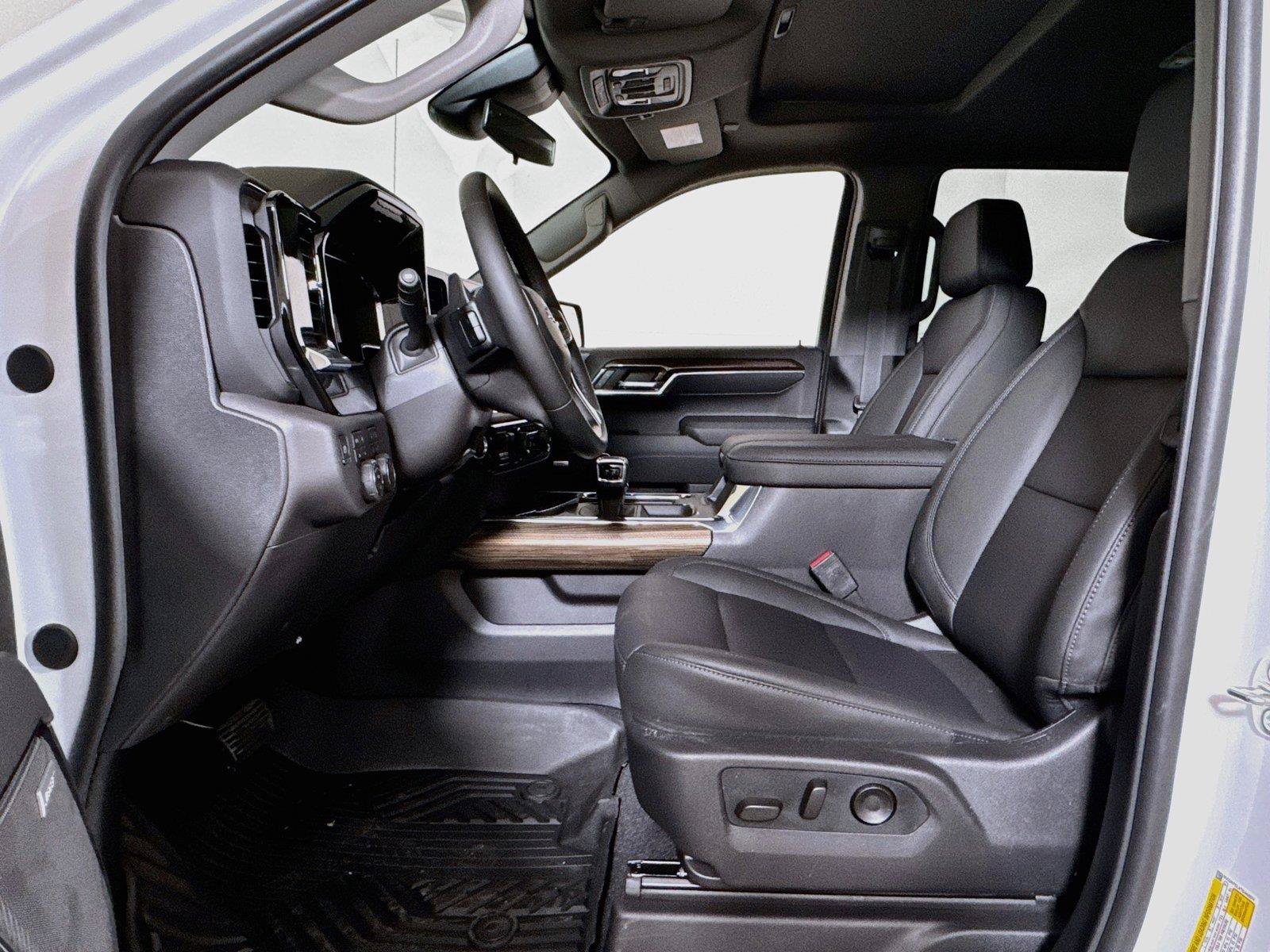 New 2026 Chevrolet Silverado 1500 LT Trail Boss w/ Dark Appearance Package AWD/4WD image 12