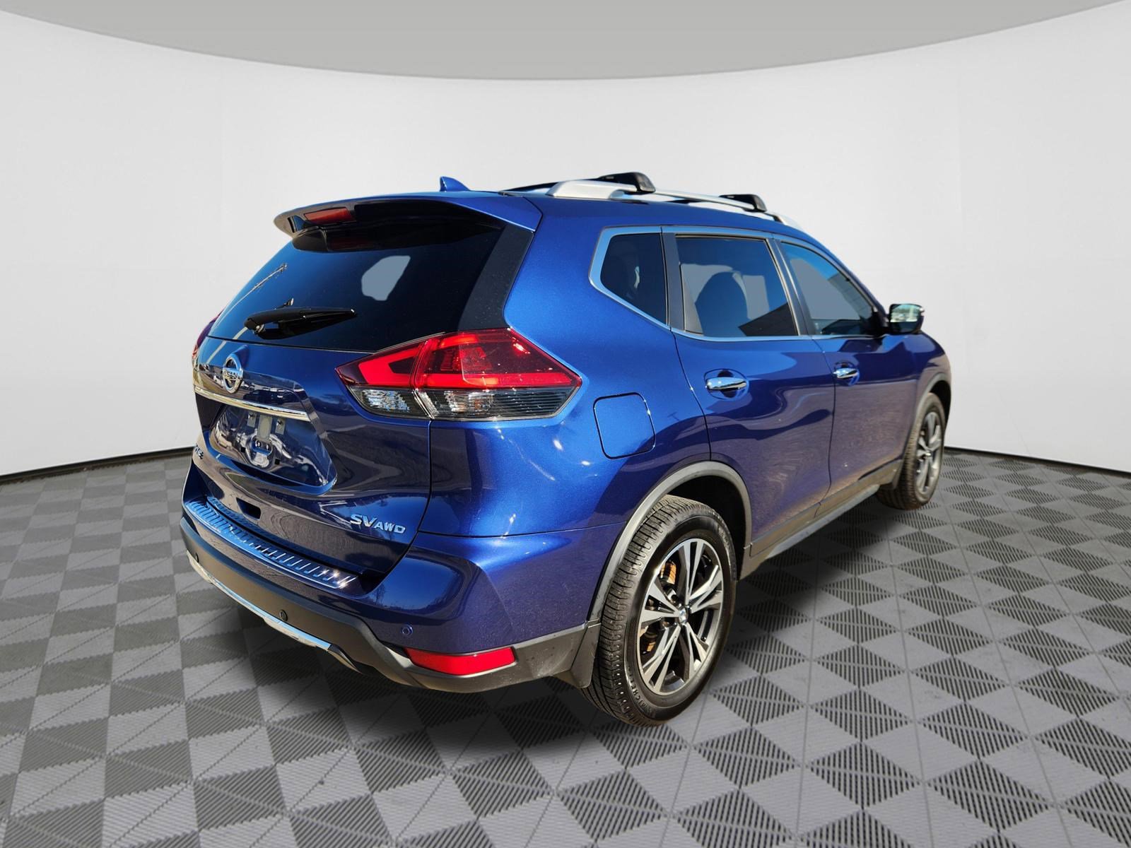 Used 2019 Nissan Rogue SV w/ Premium Package image 4