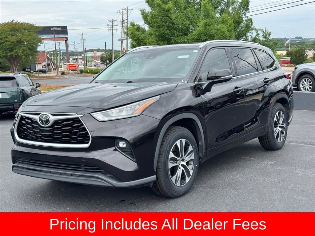 Used 2020 Toyota Highlander XLE FWD image 7