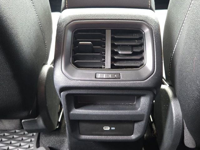 Used 2022 Volkswagen Taos SE image 18