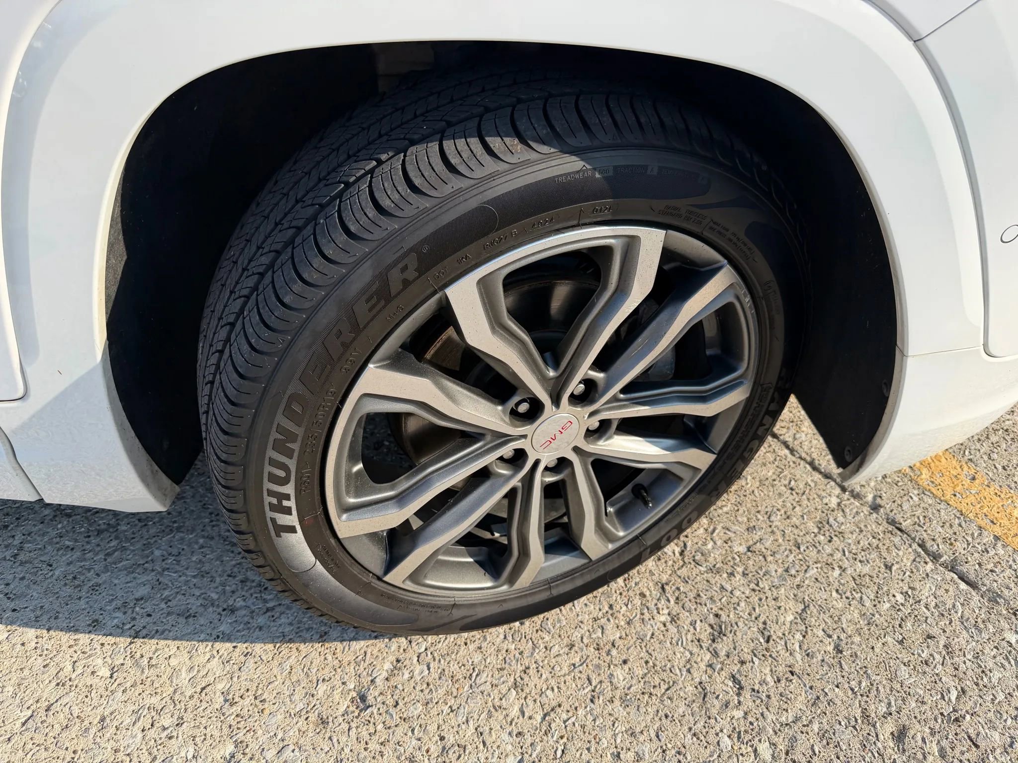 Used 2019 GMC Terrain Denali w/ Advanced Safety Package image 9