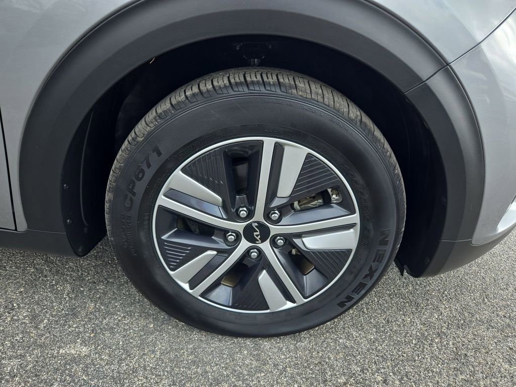 Used 2022 Kia Niro EX Premium image 32