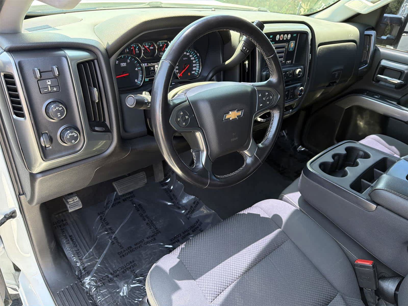 Used 2019 Chevrolet Silverado 2500 LT AWD/4WD image 2