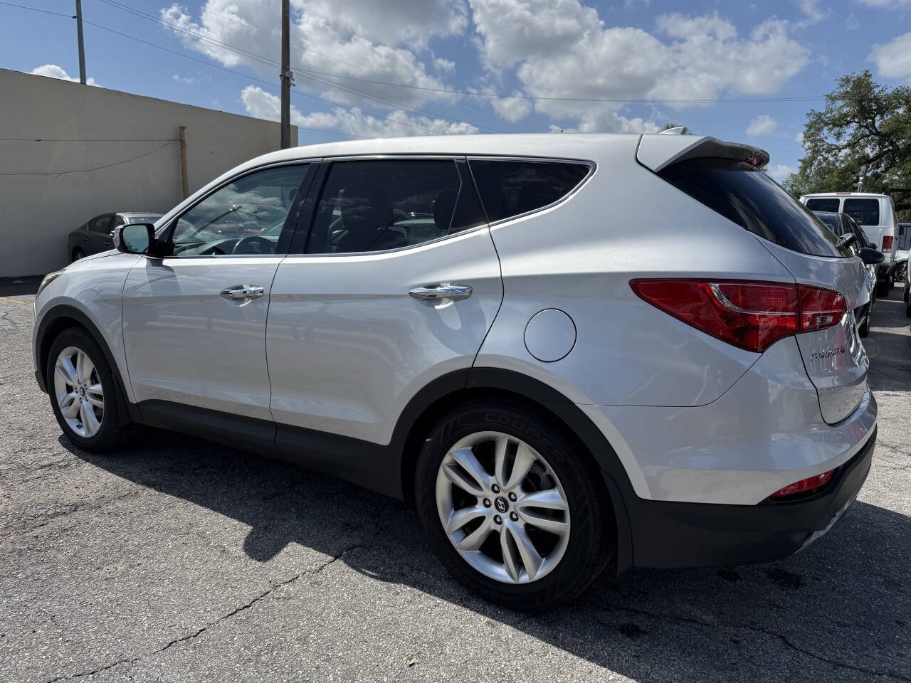 Used 2013 Hyundai Santa Fe Sport 2.0T w/ Technology Pkg FWD image 5