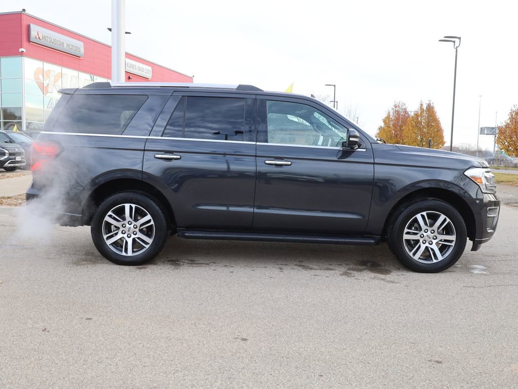 Used 2024 Ford Expedition Limited image 11
