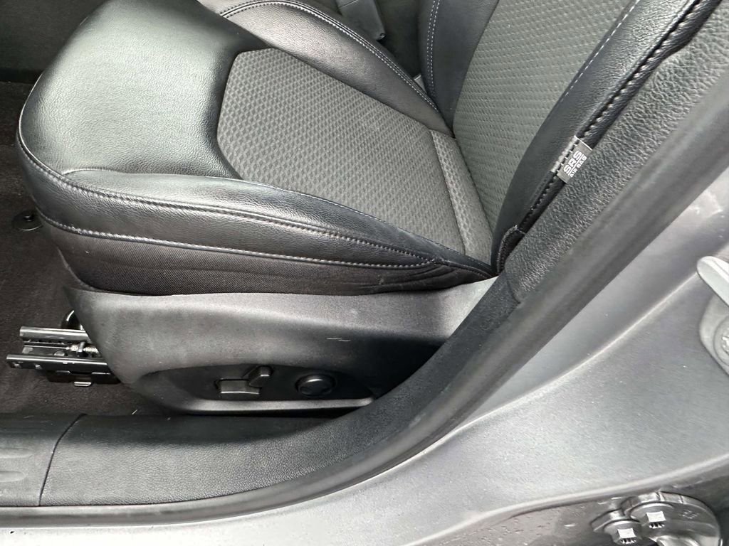 Used 2022 Jeep Compass Latitude w/ Convenience Group image 19