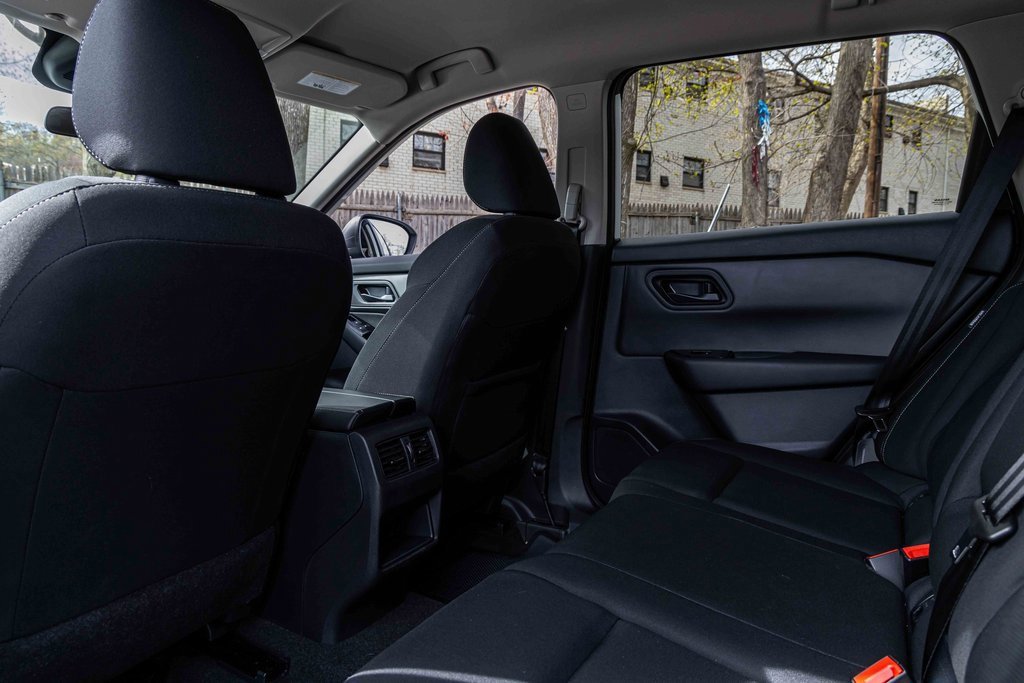 Certified 2024 Nissan Rogue S image 23