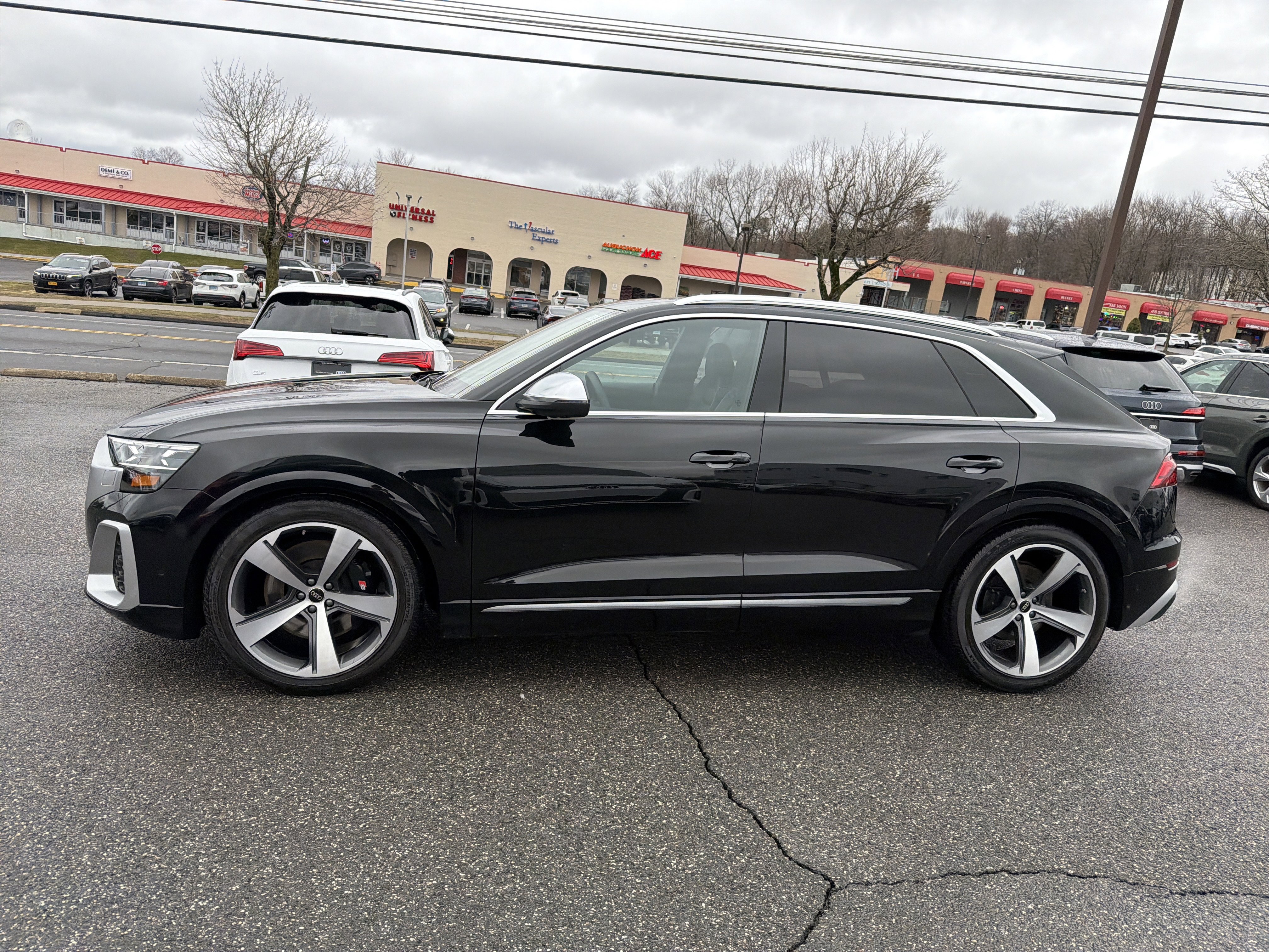 Certified 2024 Audi SQ8 Prestige w/ Prestige Package image 4