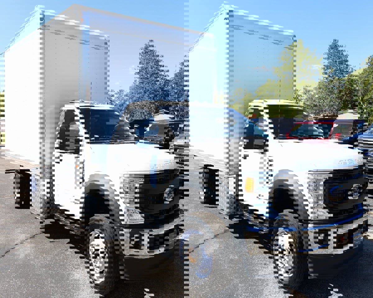 Used 2022 Ford F550 2WD Regular Cab Super Duty image 2