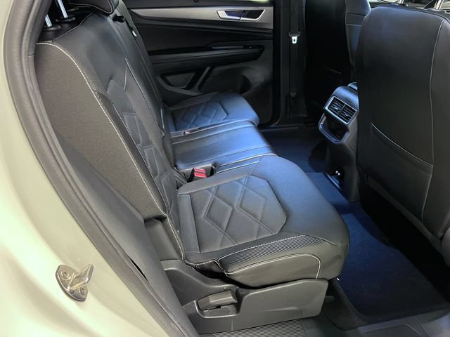 Certified 2024 Volkswagen Atlas Cross Sport SE w/ Panoramic Sunroof Package FWD image 13