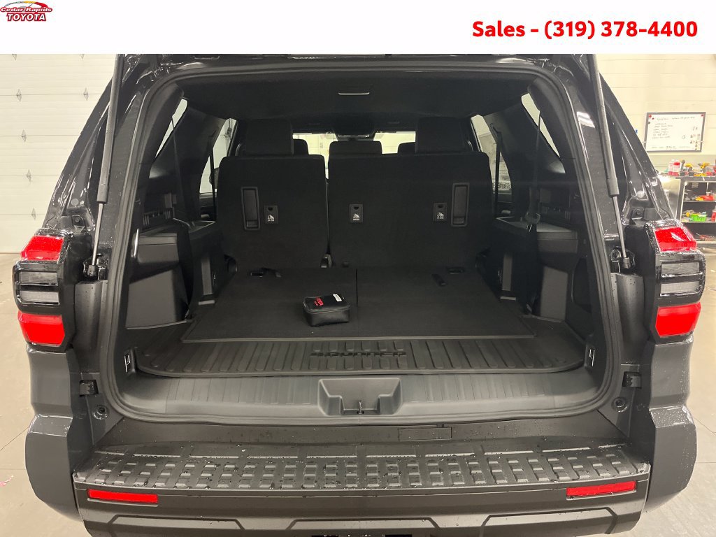 New 2026 Toyota 4Runner SR5 AWD/4WD image 5