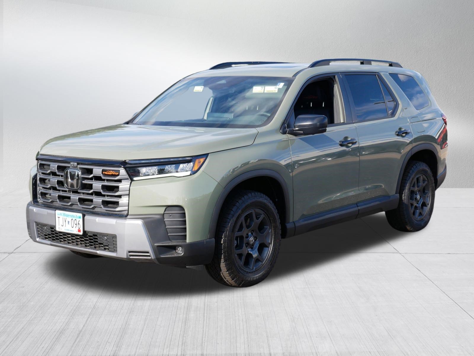 Certified 2026 Honda Pilot TrailSport image 3
