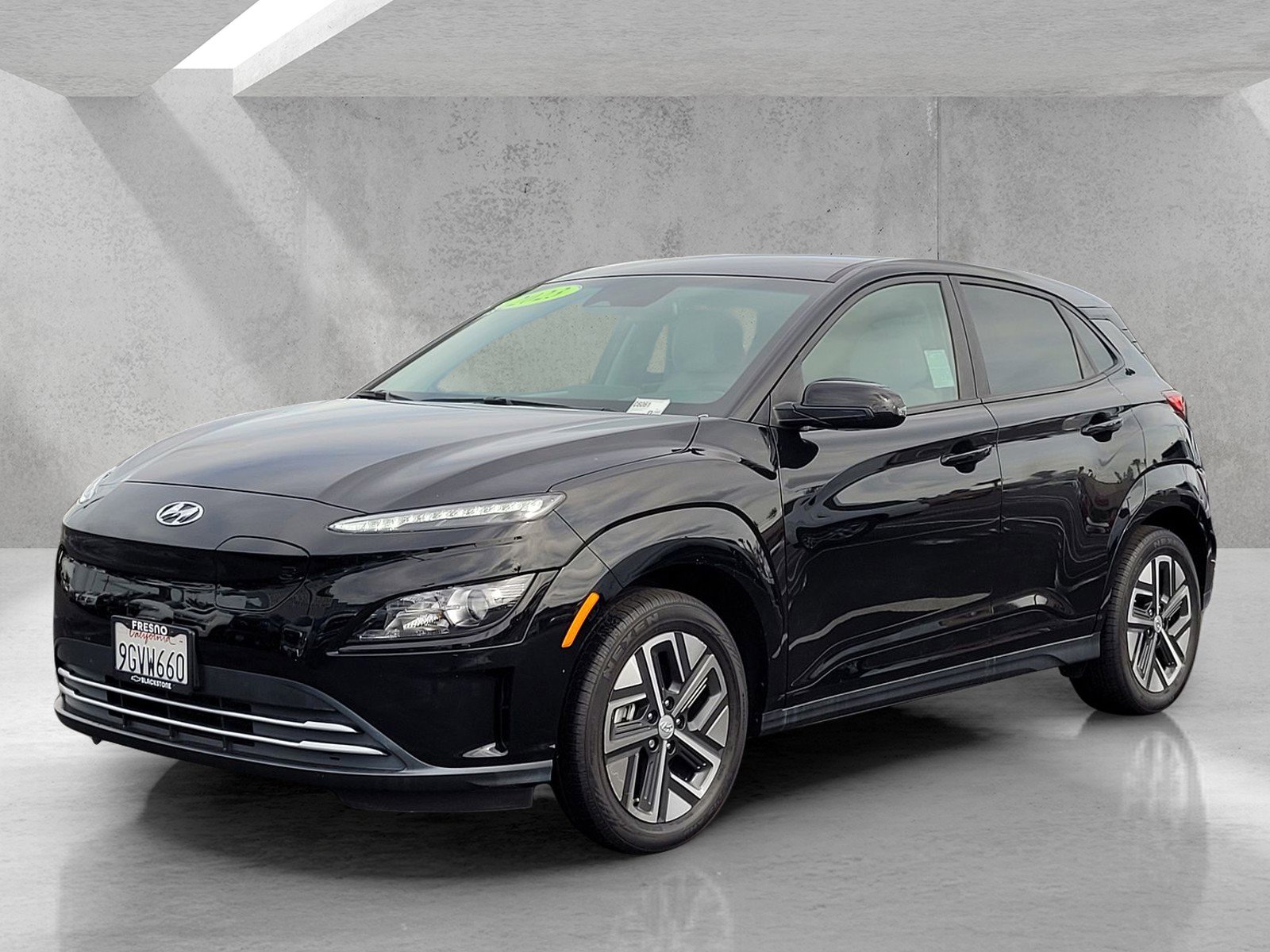 Used 2023 Hyundai Kona SE image 8