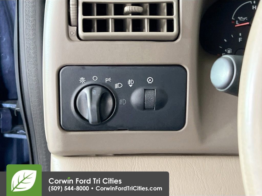 Used 2004 Ford F350 Lariat AWD/4WD image 17