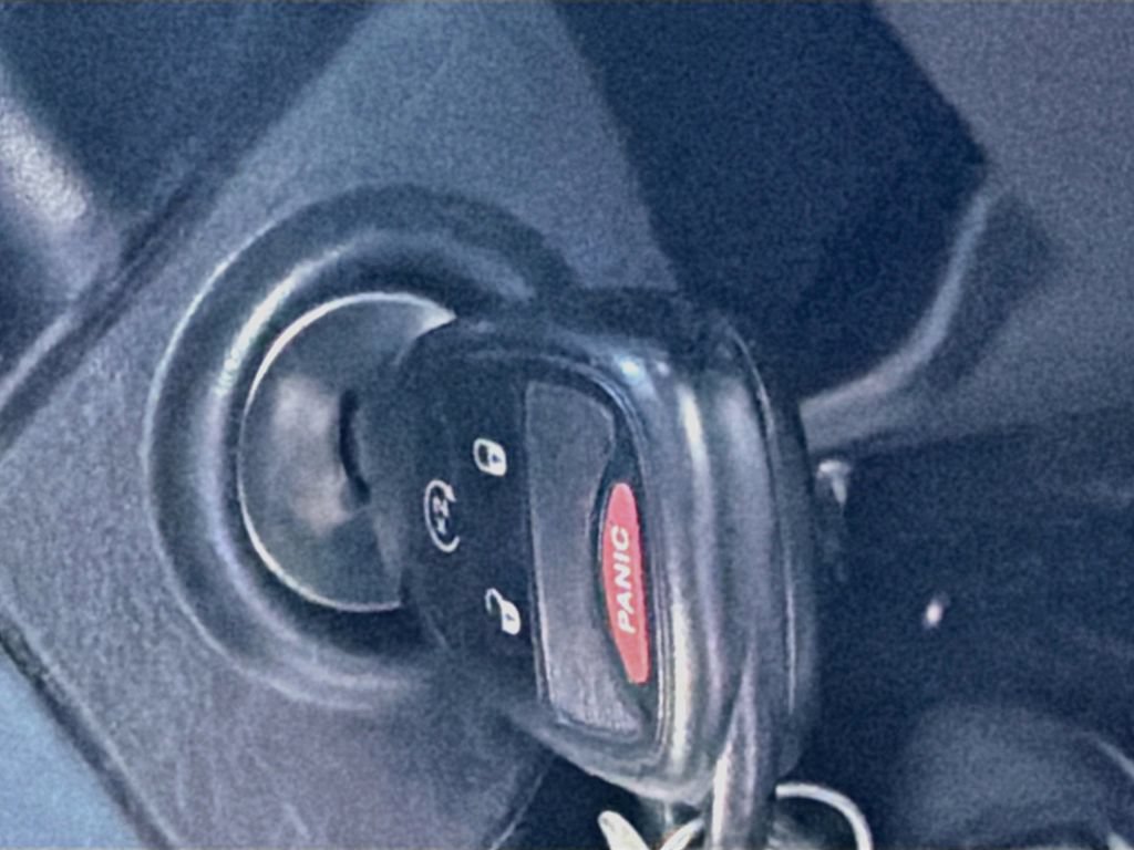 Used 2017 Jeep Wrangler Unlimited Sahara w/ Connectivity Group AWD/4WD image 30