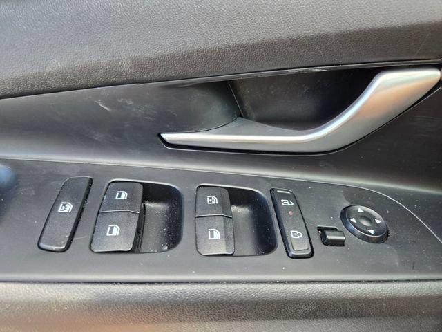 Used 2025 Hyundai Elantra SEL FWD image 37