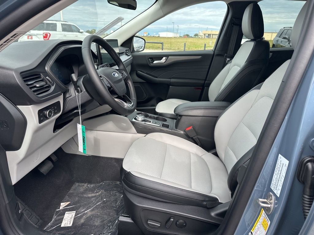 New 2026 Ford Escape SE image 13