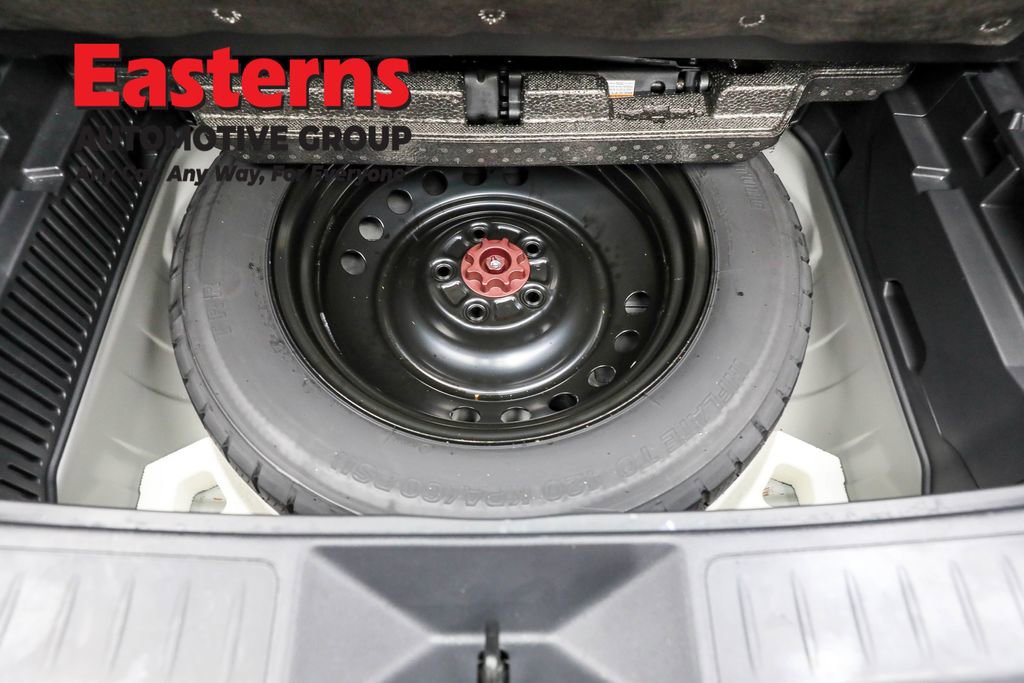 Used 2024 Toyota Venza LE image 21