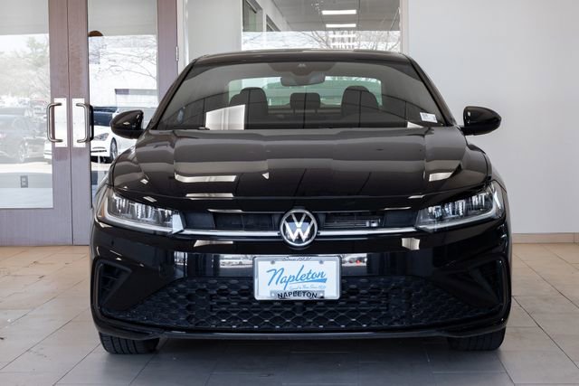 Used 2025 Volkswagen Jetta Sport image 4