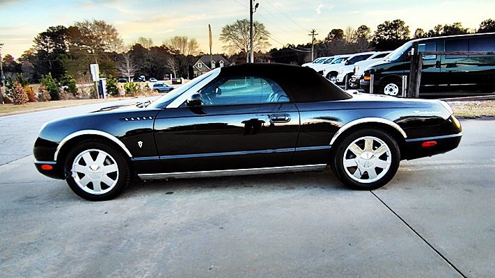 Used 2002 Ford Thunderbird Deluxe image 6