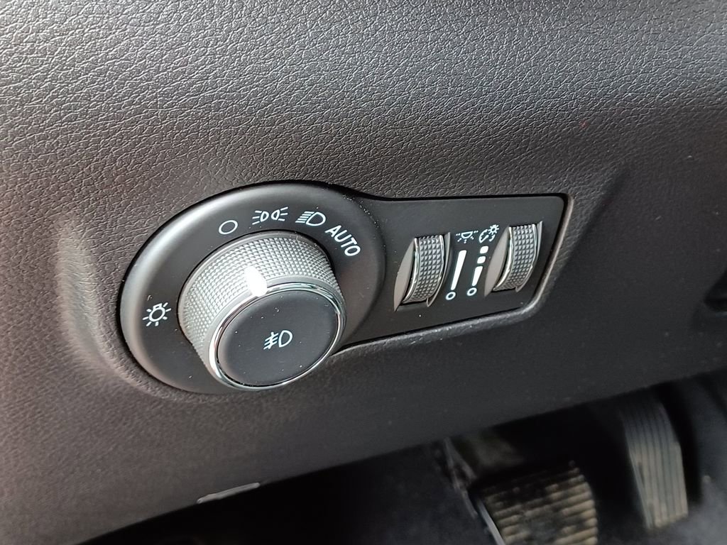 Used 2024 Jeep Compass Trailhawk w/ Trailhawk Elite Group AWD/4WD image 13