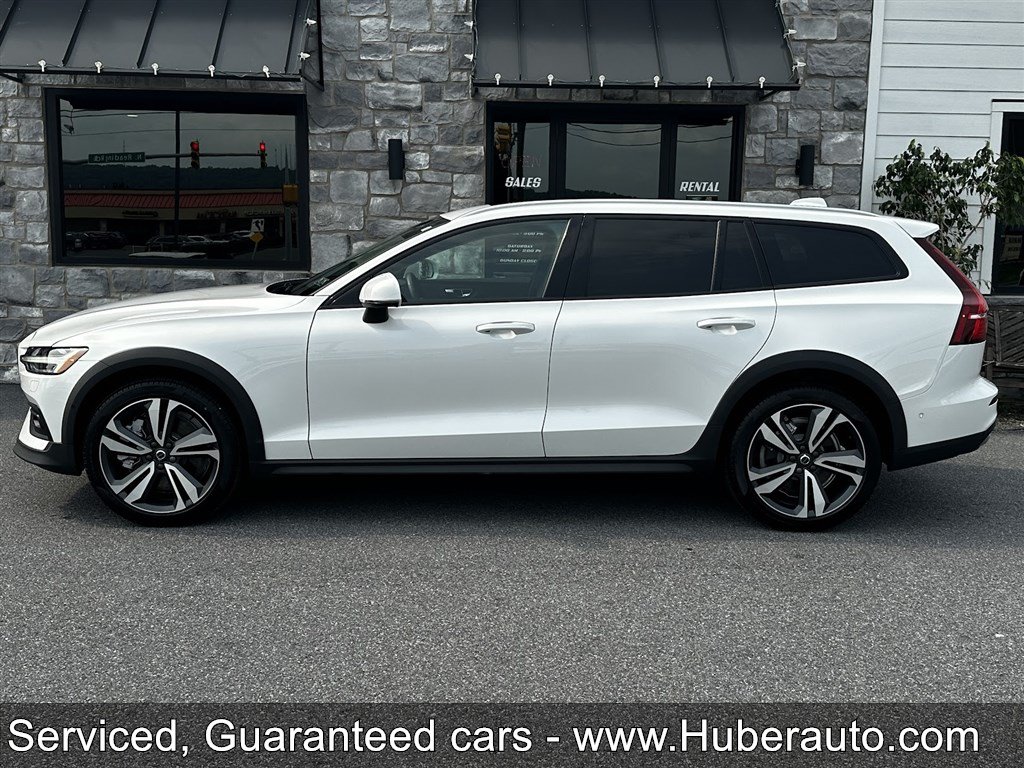 Used 2023 Volvo V60 B5 Cross Country Plus w/ Climate Package AWD/4WD image 4