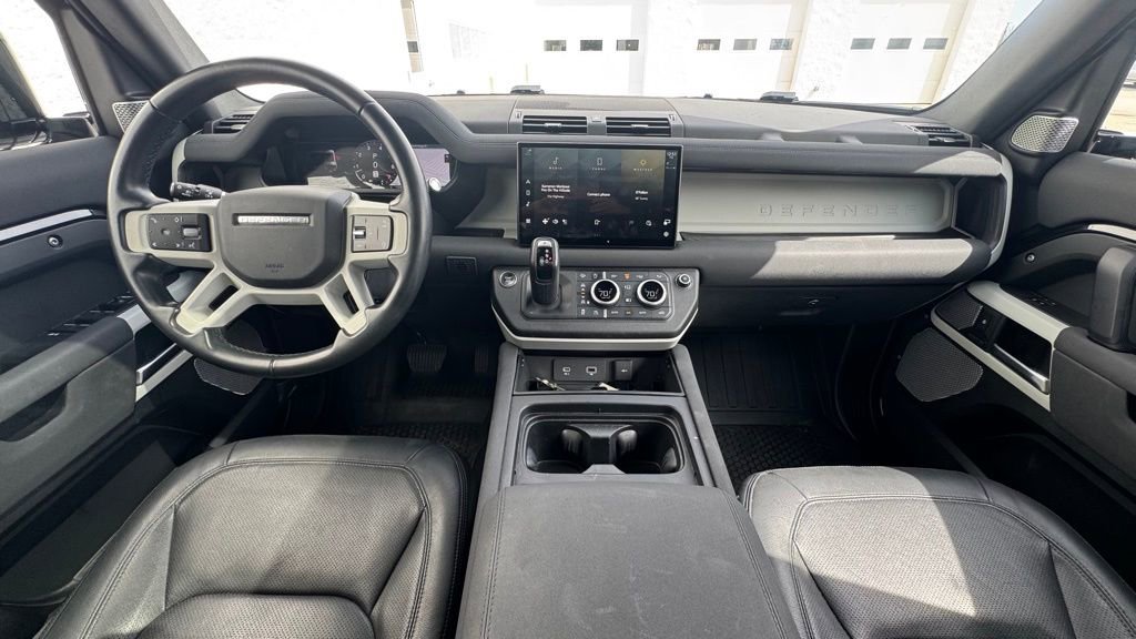 Used 2023 Land Rover Defender 130 SE image 12