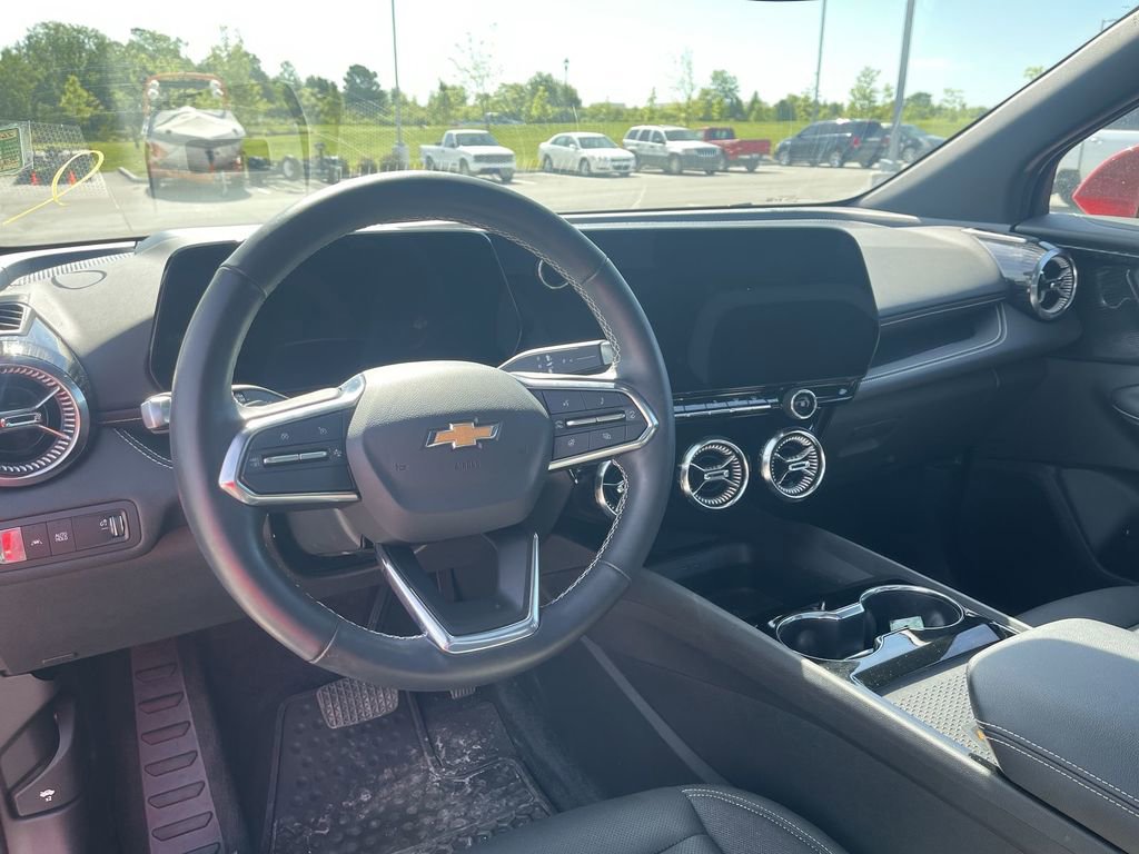 Used 2024 Chevrolet Blazer EV LT AWD/4WD image 9