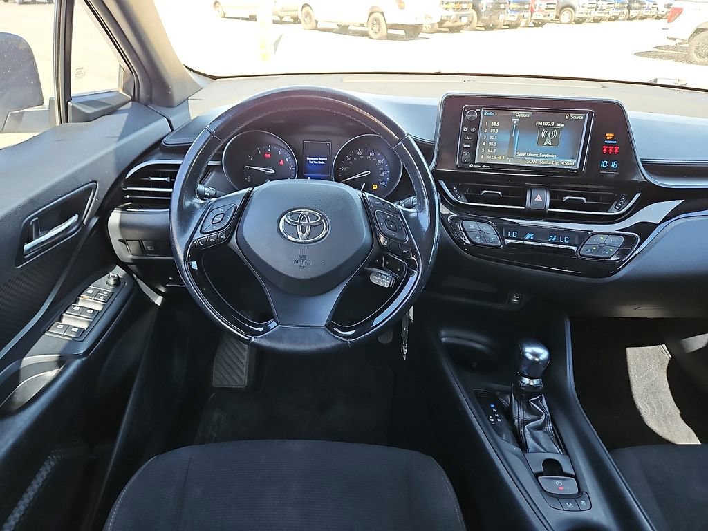 Used 2018 Toyota C-HR XLE FWD image 9