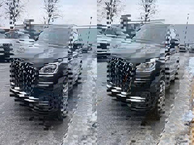 Used 2025 Lincoln Corsair Grand Touring w/ Equipment Group 301A image 3