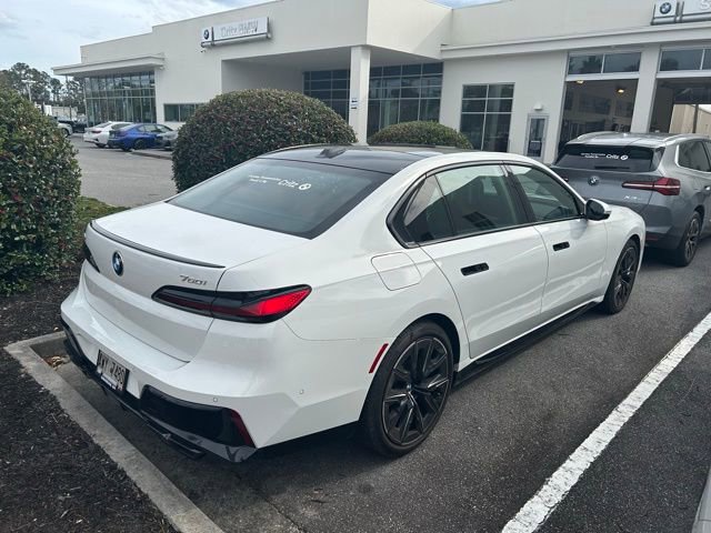 Used 2025 BMW 760i xDrive w/ Executive Package image 2