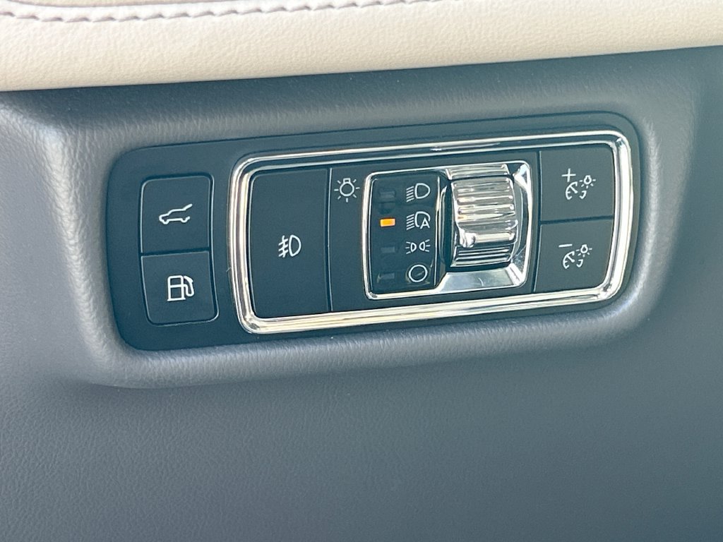 Used 2023 Lincoln Aviator Grand Touring w/ Equipment Group 301A AWD/4WD image 18