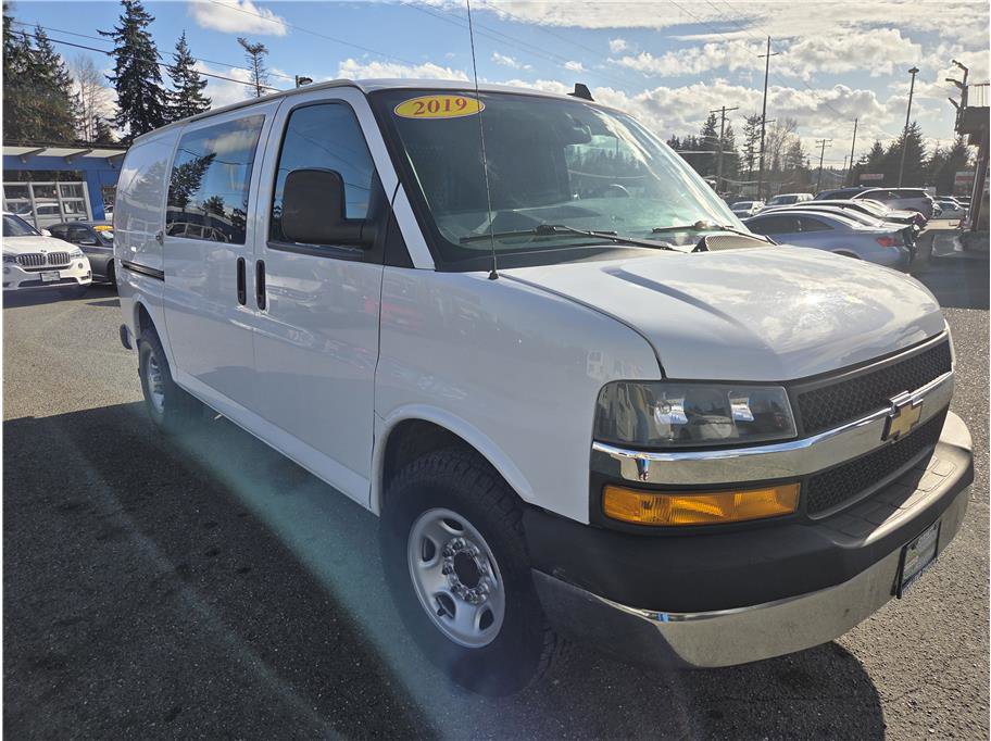 Used 2019 Chevrolet Express 2500 w/ Driver Convenience Package RWD image 2