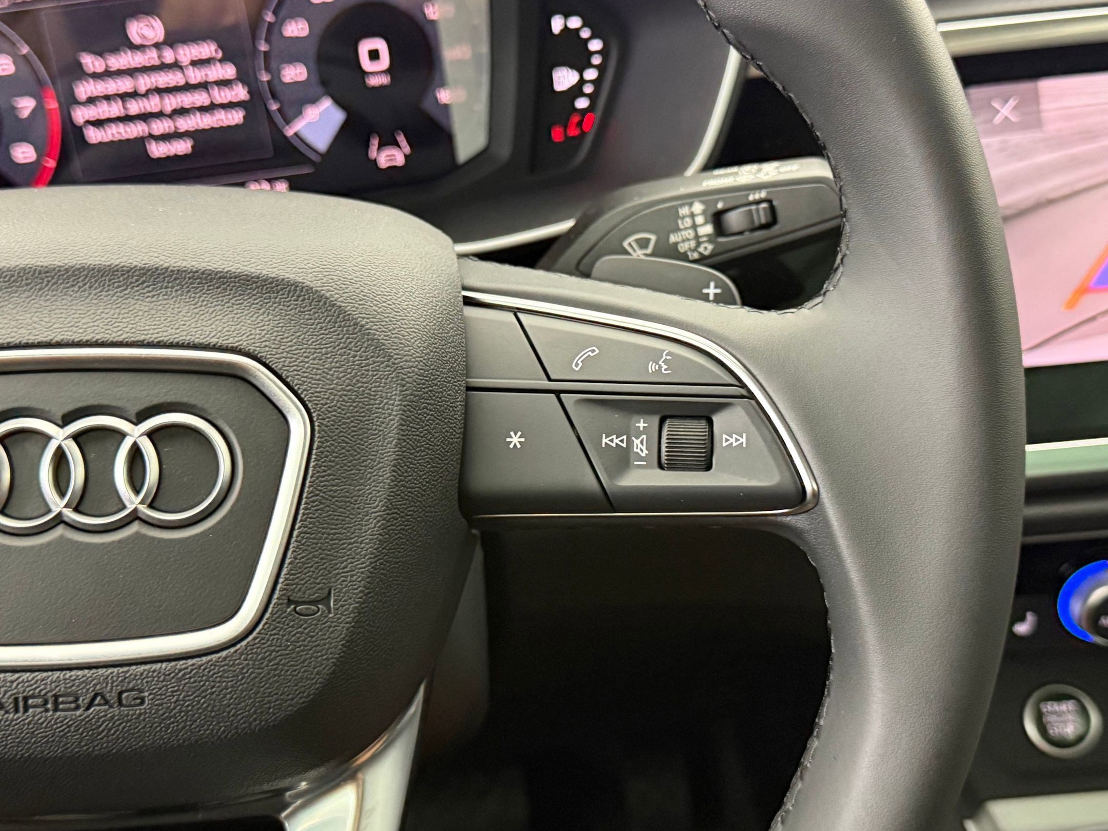 Used 2025 Audi Q3 2.0T Premium w/ Convenience Package AWD/4WD image 27