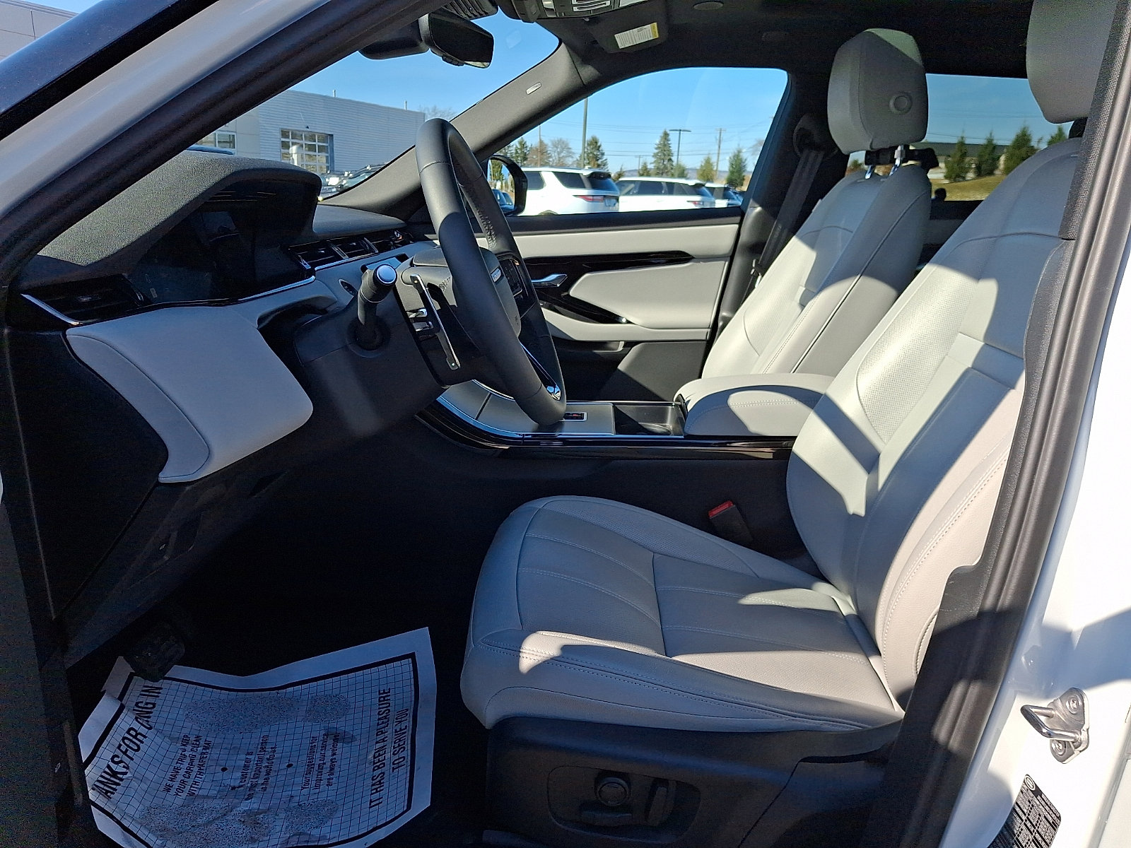 Used 2026 Land Rover Range Rover Evoque S image 13