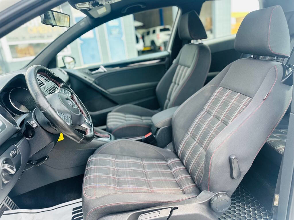 Used 2011 Volkswagen Golf 2-Door image 9