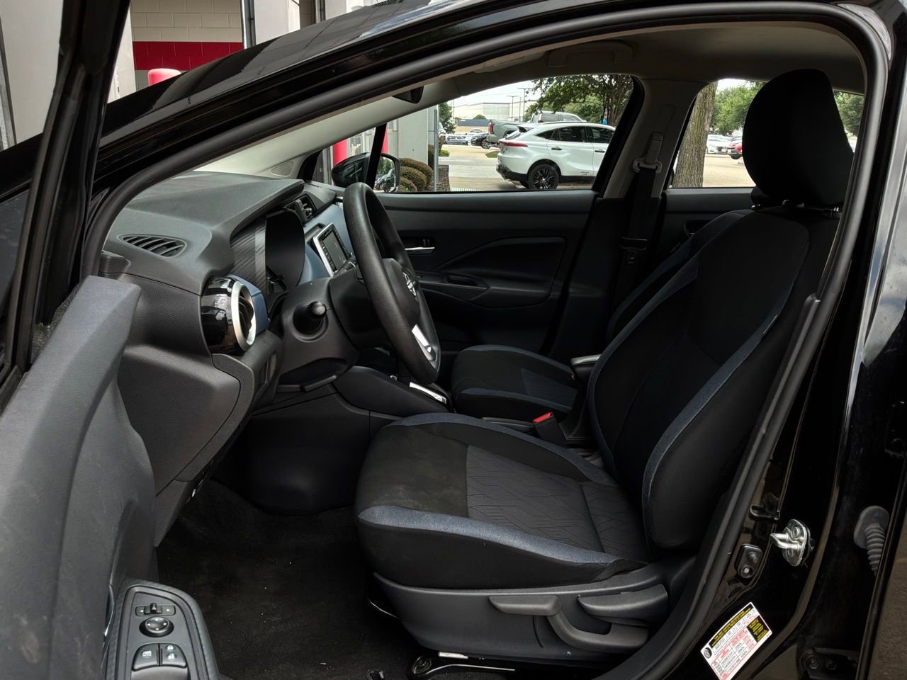 Used 2025 Nissan Versa SV FWD image 10