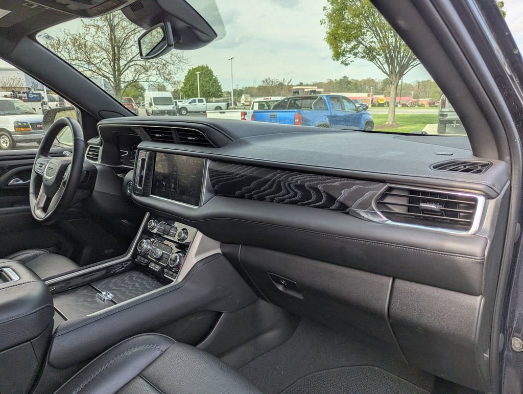 Used 2023 GMC Yukon Denali AWD/4WD image 19