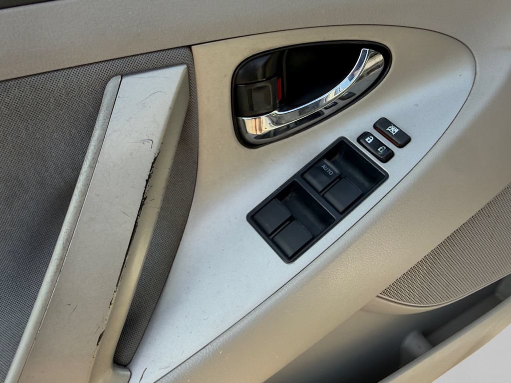 Used 2008 Toyota Camry SE FWD image 19
