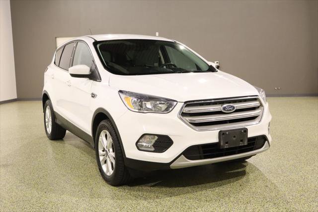 Used 2019 Ford Escape SE image 1